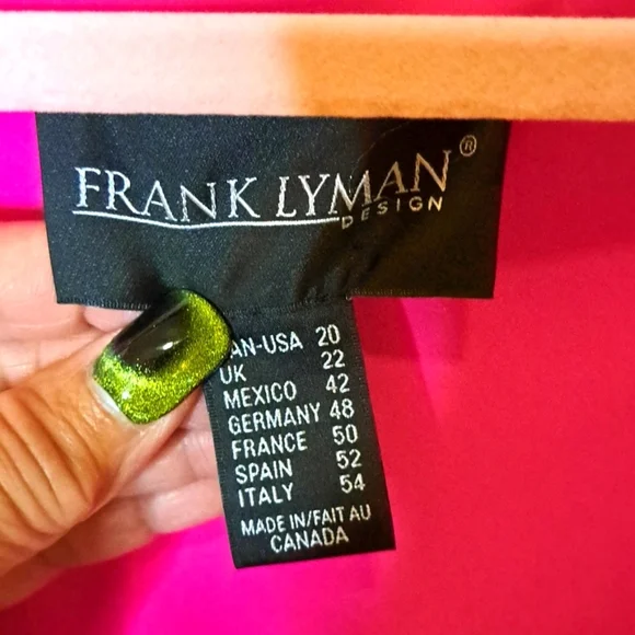 Frank  Lyman Fuschia Blouse With Wide Split Sleeve Size 20 - Picture 2 of 3